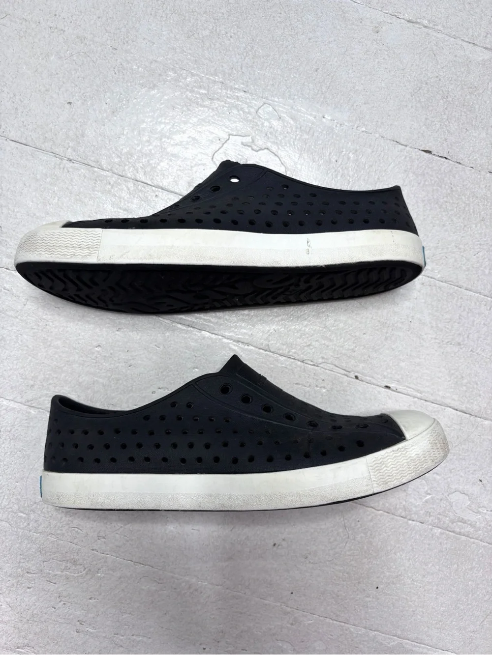 Native Shoes Jefferson Black White Waterproof Slip On Shoes Size 4 EUC